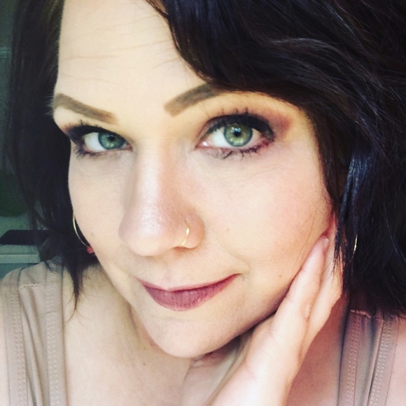 Meet your Posher, Candi - Picture 3 of 3